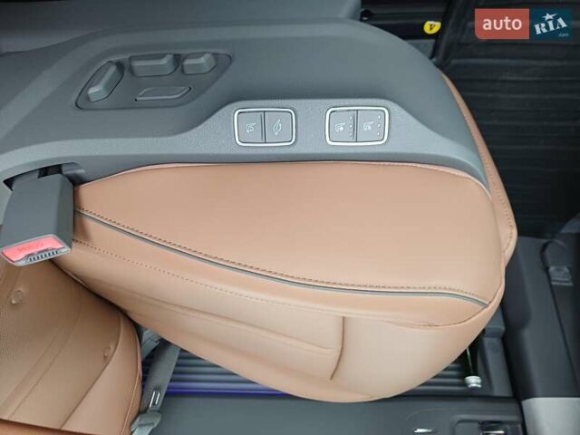 Черный Хендай Staria, объемом двигателя 2.2 л и пробегом 25 тыс. км за 62500 $, фото 20 на Automoto.ua