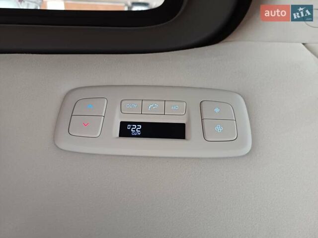 Черный Хендай Staria, объемом двигателя 2.2 л и пробегом 25 тыс. км за 62500 $, фото 19 на Automoto.ua