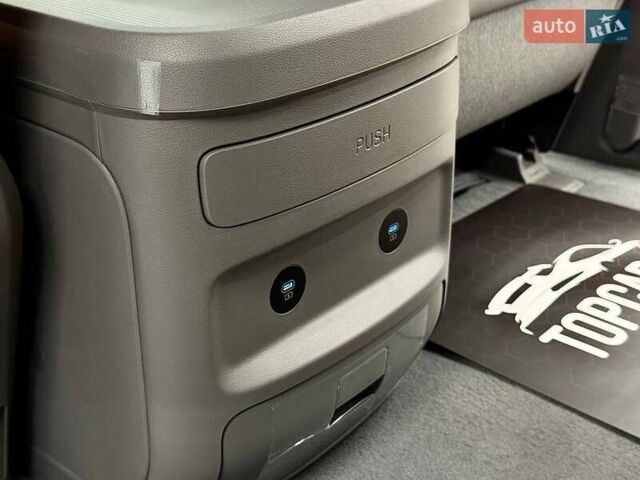 Чорний Хендай Staria, об'ємом двигуна 2.2 л та пробігом 1 тис. км за 69990 $, фото 45 на Automoto.ua