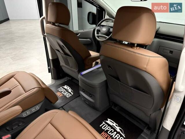 Чорний Хендай Staria, об'ємом двигуна 2.2 л та пробігом 1 тис. км за 69990 $, фото 43 на Automoto.ua