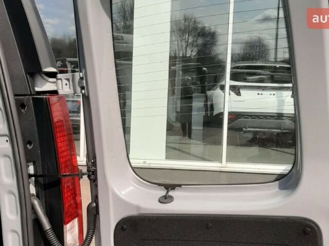 купить новое авто Хендай Staria 2023 года от официального дилера Автоберег HYUNDAI на Бальзака Хендай фото