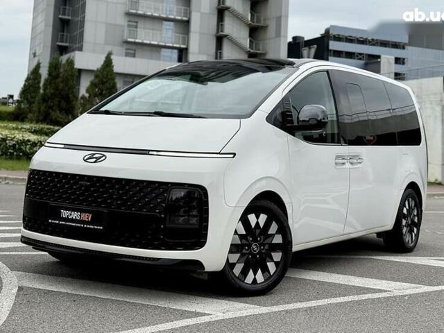 Хендай Staria, объемом двигателя 2.2 л и пробегом 98 тыс. км за 46990 $, фото 2 на Automoto.ua