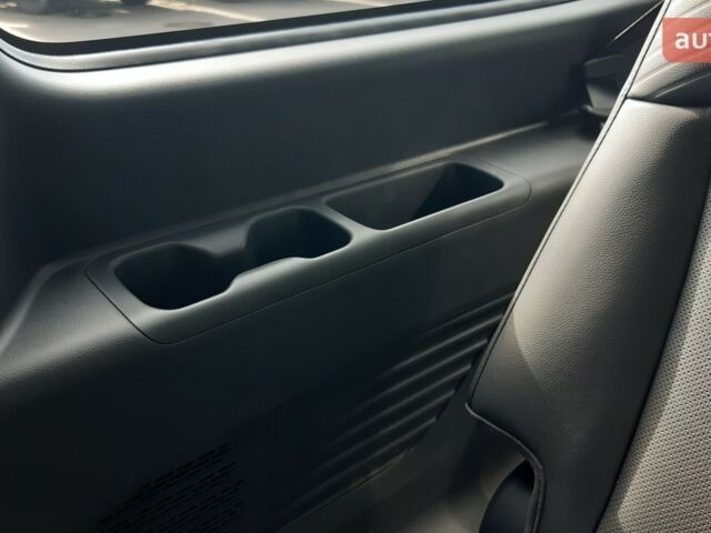 Хендай Staria, об'ємом двигуна 2.2 л та пробігом 0 тис. км за 54035 $, фото 33 на Automoto.ua