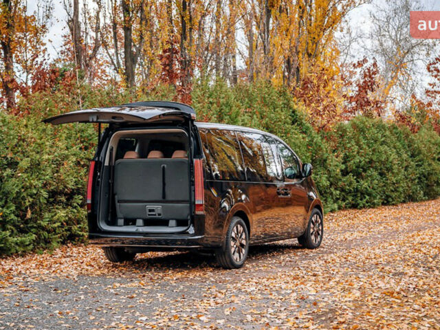 Хендай Staria, объемом двигателя 2.2 л и пробегом 0 тыс. км за 63086 $, фото 3 на Automoto.ua