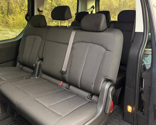 Серый Хендай Staria, объемом двигателя 2.2 л и пробегом 66 тыс. км за 38900 $, фото 11 на Automoto.ua