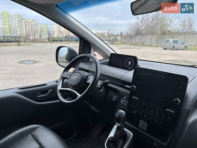 Серый Хендай Staria, объемом двигателя 2.2 л и пробегом 138 тыс. км за 34000 $, фото 14 на Automoto.ua