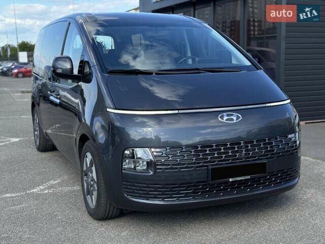 Сірий Хендай Staria, об'ємом двигуна 2.2 л та пробігом 59 тис. км за 42000 $, фото 10 на Automoto.ua