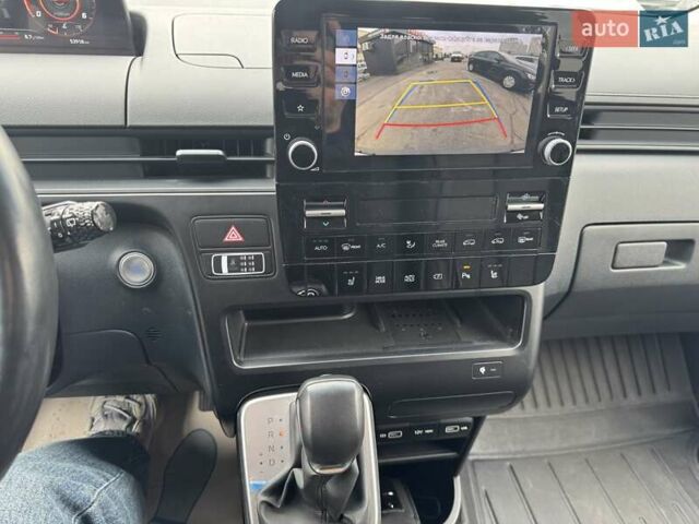 Сірий Хендай Staria, об'ємом двигуна 2.2 л та пробігом 59 тис. км за 42000 $, фото 6 на Automoto.ua
