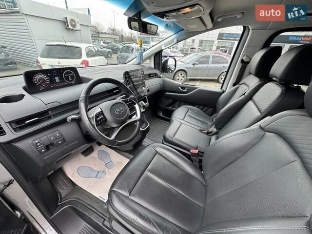 Сірий Хендай Staria, об'ємом двигуна 2.2 л та пробігом 59 тис. км за 42000 $, фото 7 на Automoto.ua