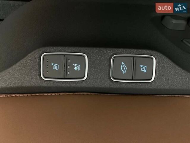 Серый Хендай Staria, объемом двигателя 2.2 л и пробегом 20 тыс. км за 60000 $, фото 16 на Automoto.ua