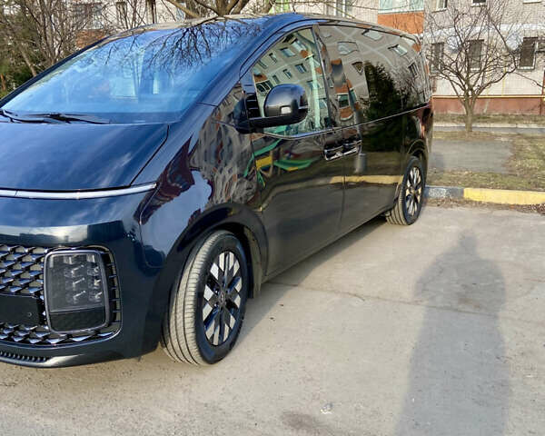 Синий Хендай Staria, объемом двигателя 2.2 л и пробегом 175 тыс. км за 37500 $, фото 9 на Automoto.ua