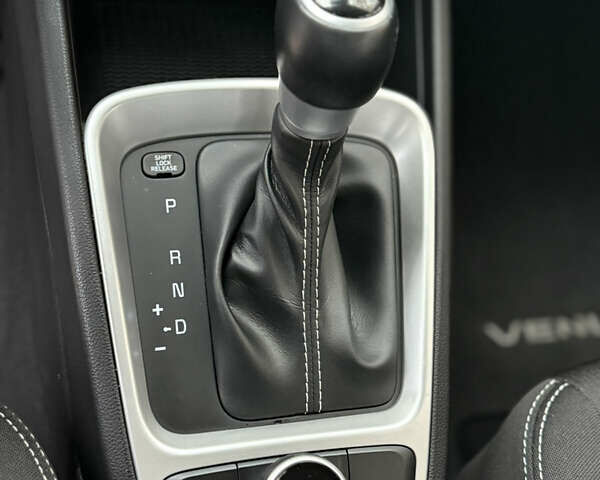 Білий Хендай Venue, об'ємом двигуна 1.59 л та пробігом 145 тис. км за 15300 $, фото 21 на Automoto.ua