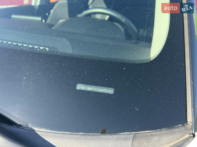 Белый Хендай Venue, объемом двигателя 1.59 л и пробегом 142 тыс. км за 16500 $, фото 6 на Automoto.ua