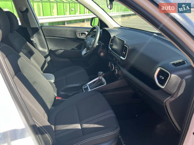 Белый Хендай Venue, объемом двигателя 1.59 л и пробегом 142 тыс. км за 16500 $, фото 29 на Automoto.ua