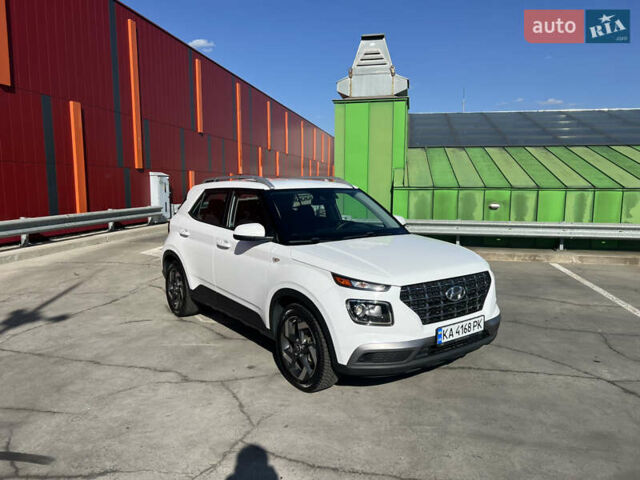 Белый Хендай Venue, объемом двигателя 1.59 л и пробегом 142 тыс. км за 16500 $, фото 2 на Automoto.ua