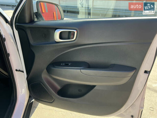 Белый Хендай Venue, объемом двигателя 1.59 л и пробегом 142 тыс. км за 16500 $, фото 32 на Automoto.ua