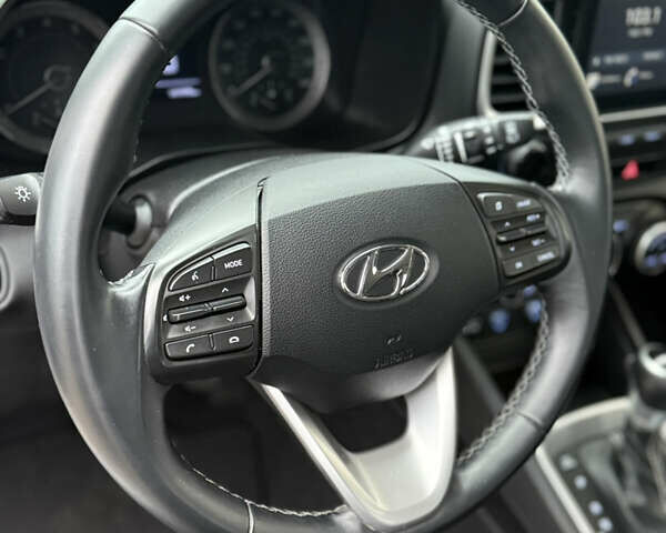 Білий Хендай Venue, об'ємом двигуна 1.59 л та пробігом 145 тис. км за 15300 $, фото 20 на Automoto.ua