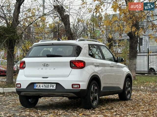 Білий Хендай Venue, об'ємом двигуна 1.59 л та пробігом 145 тис. км за 15300 $, фото 6 на Automoto.ua