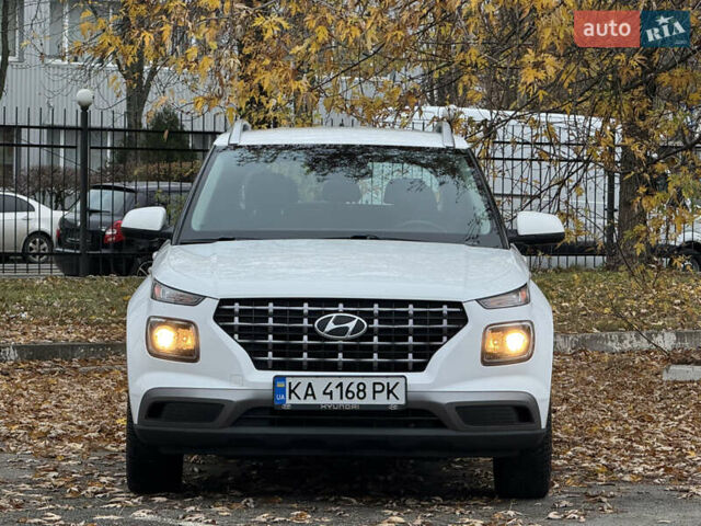 Білий Хендай Venue, об'ємом двигуна 1.59 л та пробігом 145 тис. км за 15300 $, фото 2 на Automoto.ua
