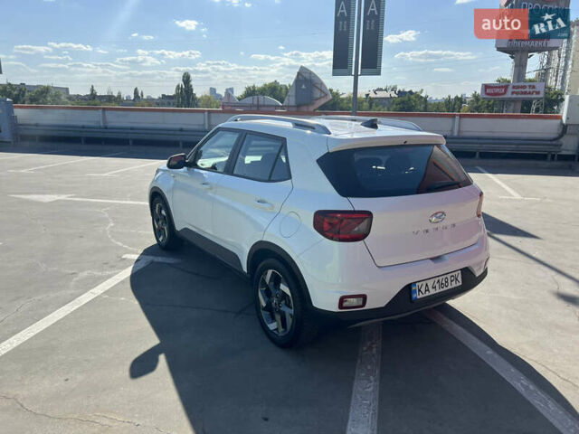 Белый Хендай Venue, объемом двигателя 1.59 л и пробегом 142 тыс. км за 16500 $, фото 7 на Automoto.ua
