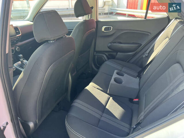 Белый Хендай Venue, объемом двигателя 1.59 л и пробегом 142 тыс. км за 16500 $, фото 36 на Automoto.ua