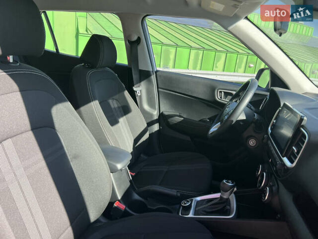 Белый Хендай Venue, объемом двигателя 1.59 л и пробегом 142 тыс. км за 16500 $, фото 31 на Automoto.ua