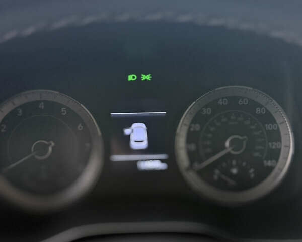 Білий Хендай Venue, об'ємом двигуна 1.59 л та пробігом 145 тис. км за 15300 $, фото 23 на Automoto.ua