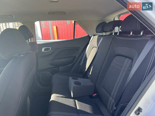 Белый Хендай Venue, объемом двигателя 1.59 л и пробегом 142 тыс. км за 16500 $, фото 37 на Automoto.ua