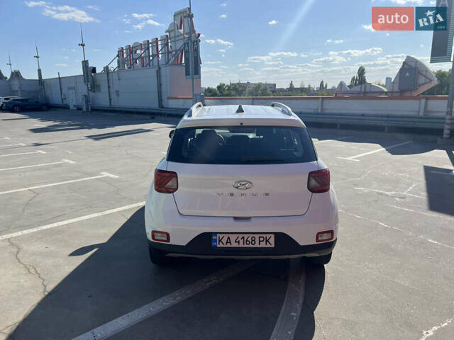 Белый Хендай Venue, объемом двигателя 1.59 л и пробегом 142 тыс. км за 16500 $, фото 8 на Automoto.ua