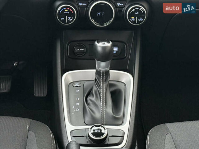 Білий Хендай Venue, об'ємом двигуна 1.59 л та пробігом 145 тис. км за 15300 $, фото 14 на Automoto.ua