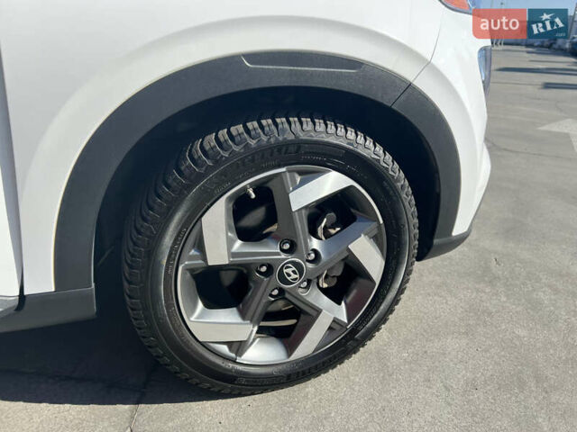 Белый Хендай Venue, объемом двигателя 1.59 л и пробегом 142 тыс. км за 16500 $, фото 14 на Automoto.ua