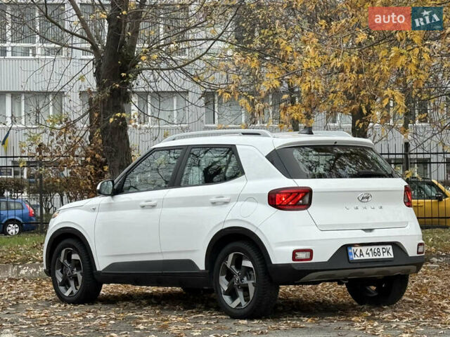 Білий Хендай Venue, об'ємом двигуна 1.59 л та пробігом 145 тис. км за 15300 $, фото 4 на Automoto.ua