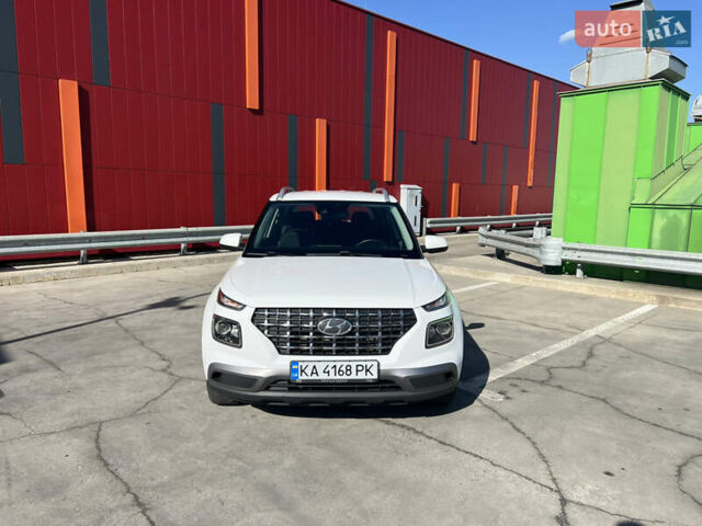 Белый Хендай Venue, объемом двигателя 1.59 л и пробегом 142 тыс. км за 16500 $, фото 1 на Automoto.ua