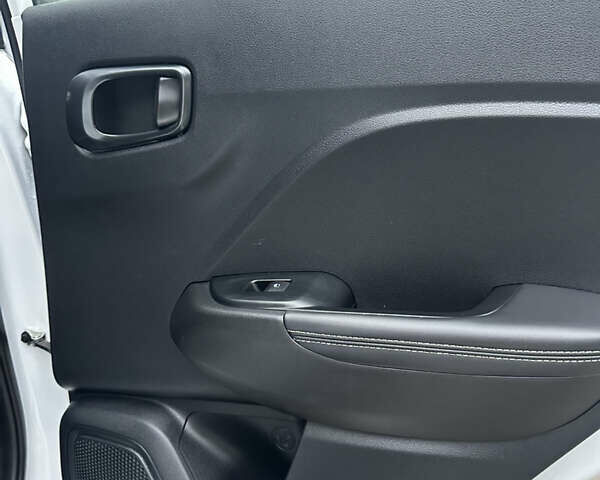 Белый Хендай Venue, объемом двигателя 1.59 л и пробегом 49 тыс. км за 19500 $, фото 15 на Automoto.ua