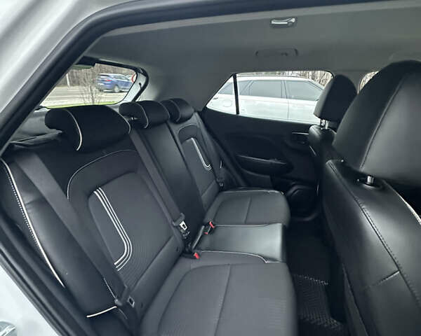 Белый Хендай Venue, объемом двигателя 1.59 л и пробегом 49 тыс. км за 19500 $, фото 16 на Automoto.ua