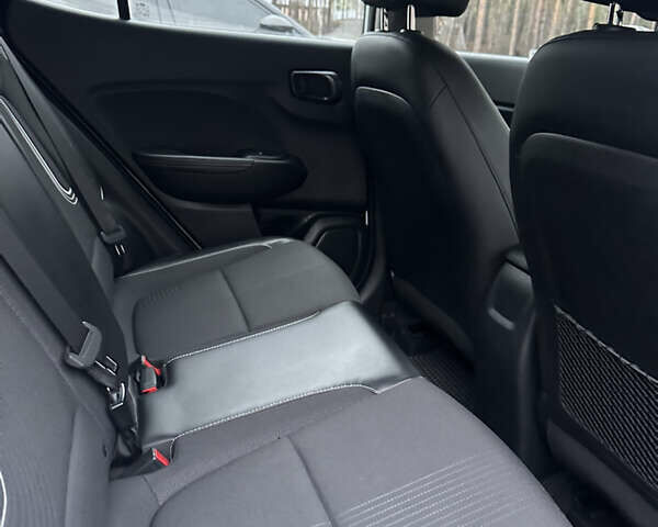 Белый Хендай Venue, объемом двигателя 1.59 л и пробегом 49 тыс. км за 19500 $, фото 13 на Automoto.ua