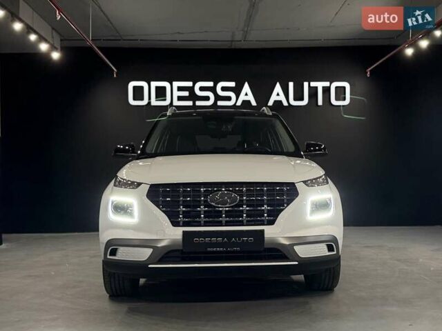 Белый Хендай Venue, объемом двигателя 1.6 л и пробегом 7 тыс. км за 22500 $, фото 2 на Automoto.ua