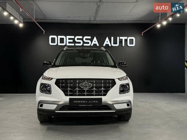 Белый Хендай Venue, объемом двигателя 1.6 л и пробегом 7 тыс. км за 22500 $, фото 1 на Automoto.ua