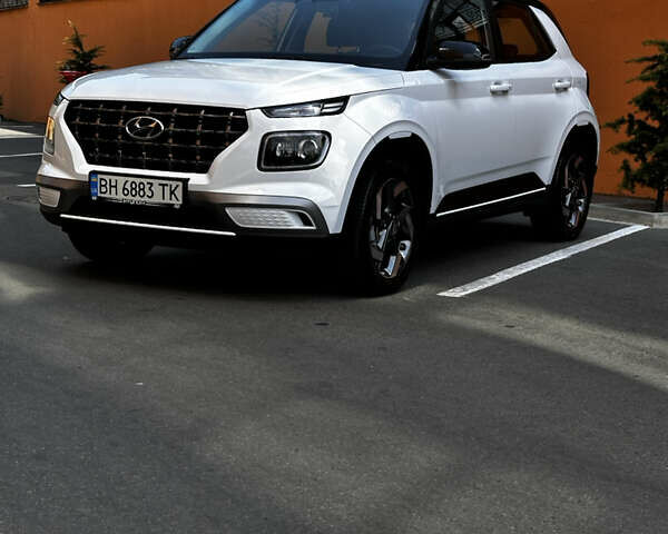 Белый Хендай Venue, объемом двигателя 1.6 л и пробегом 7 тыс. км за 24870 $, фото 1 на Automoto.ua