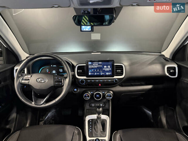 Белый Хендай Venue, объемом двигателя 1.6 л и пробегом 7 тыс. км за 22500 $, фото 35 на Automoto.ua