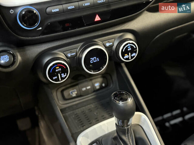 Белый Хендай Venue, объемом двигателя 1.6 л и пробегом 7 тыс. км за 22500 $, фото 32 на Automoto.ua