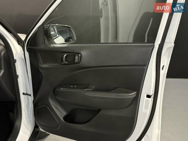 Белый Хендай Venue, объемом двигателя 1.6 л и пробегом 7 тыс. км за 22500 $, фото 24 на Automoto.ua