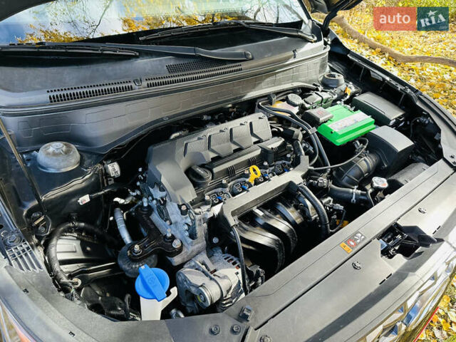 Черный Хендай Venue, объемом двигателя 1.59 л и пробегом 147 тыс. км за 14500 $, фото 18 на Automoto.ua