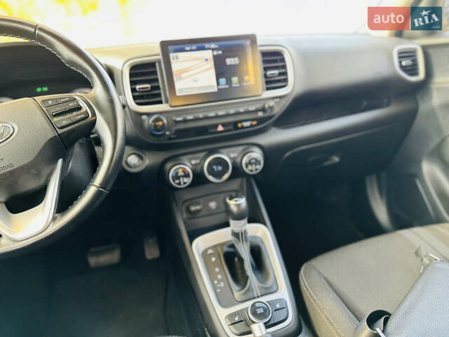 Черный Хендай Venue, объемом двигателя 1.59 л и пробегом 147 тыс. км за 14500 $, фото 20 на Automoto.ua