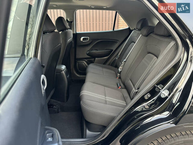 Черный Хендай Venue, объемом двигателя 1.59 л и пробегом 133 тыс. км за 14600 $, фото 47 на Automoto.ua