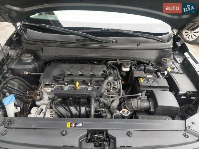 Черный Хендай Venue, объемом двигателя 1.6 л и пробегом 40 тыс. км за 11699 $, фото 24 на Automoto.ua