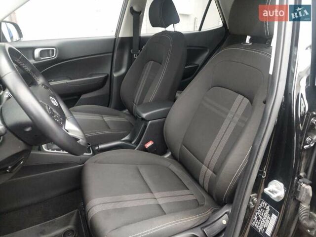 Черный Хендай Venue, объемом двигателя 1.6 л и пробегом 40 тыс. км за 11699 $, фото 13 на Automoto.ua