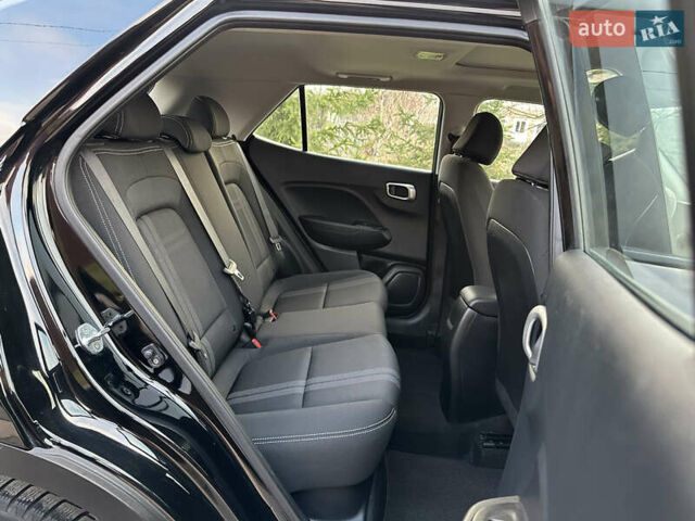 Черный Хендай Venue, объемом двигателя 1.59 л и пробегом 133 тыс. км за 14600 $, фото 45 на Automoto.ua