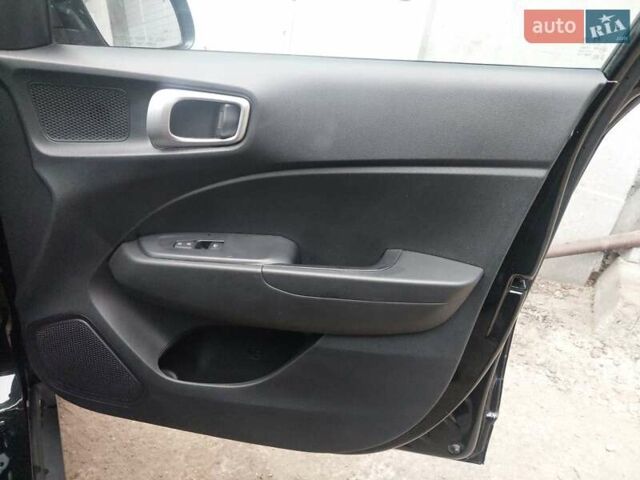 Черный Хендай Venue, объемом двигателя 1.6 л и пробегом 40 тыс. км за 11699 $, фото 17 на Automoto.ua