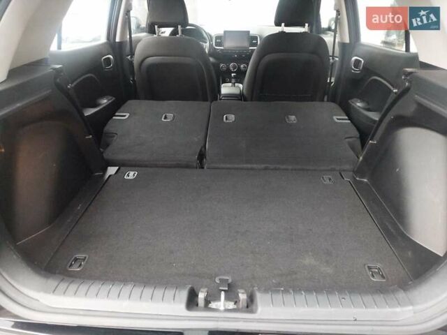 Черный Хендай Venue, объемом двигателя 1.6 л и пробегом 40 тыс. км за 11699 $, фото 23 на Automoto.ua